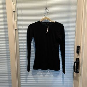 Pretty little things NWT Black Basic long sleeve top size 4